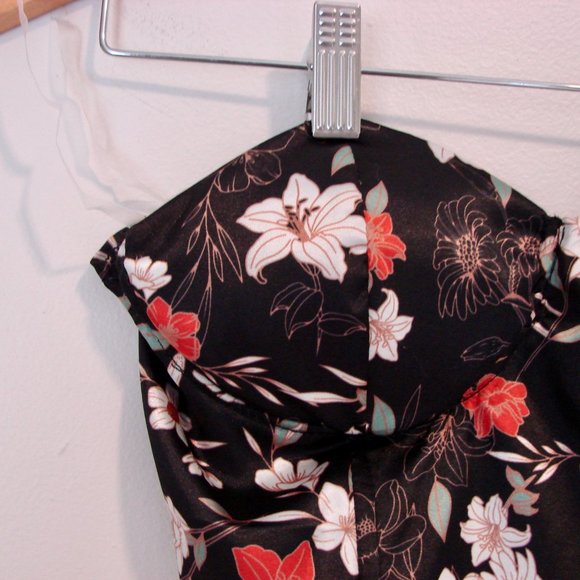 Streetwear Society Black Red Floral Satin Strapless Bustier Corset Crop Top NWT - Picture 3 of 11